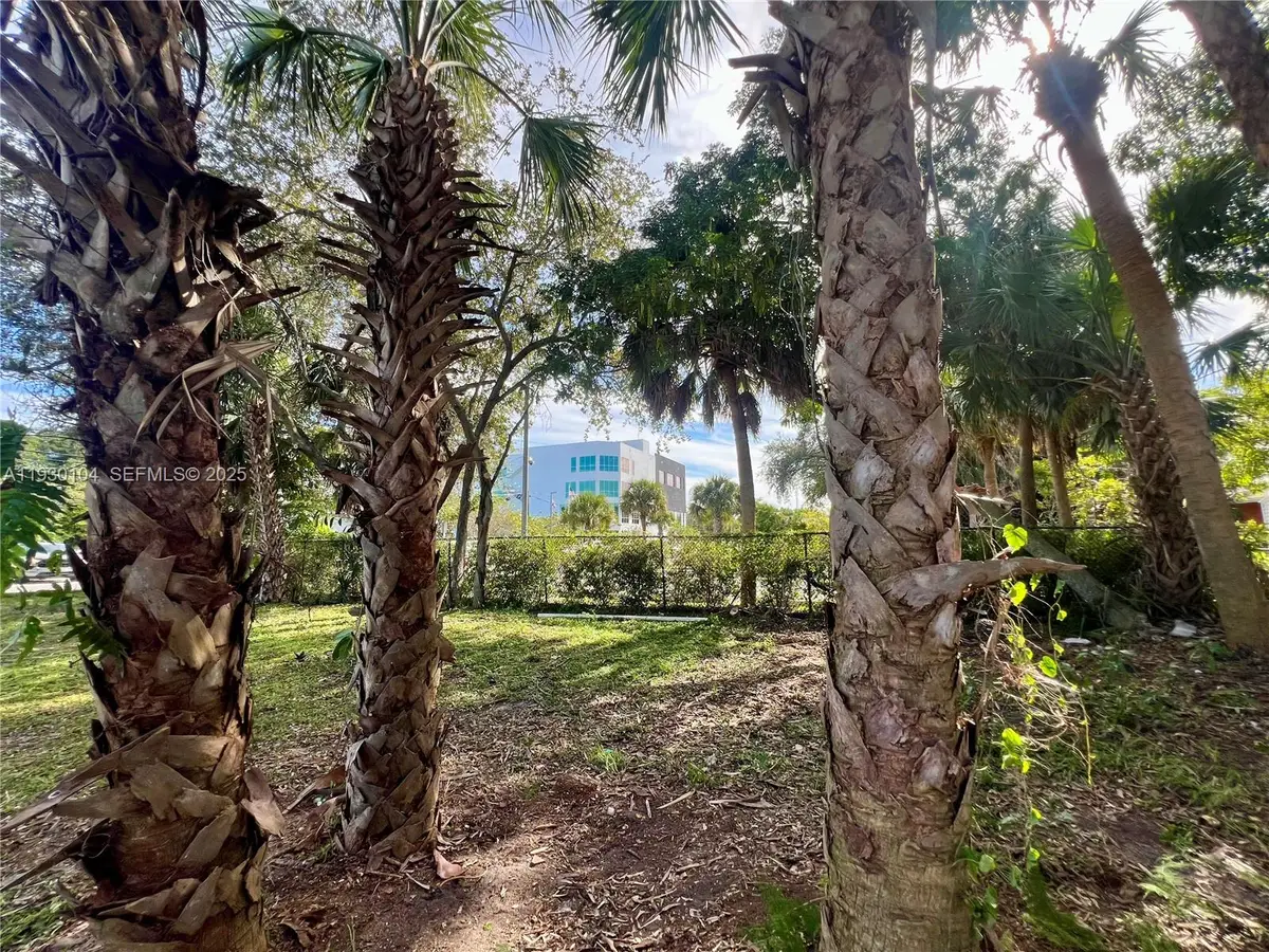 633 NW 14th Ter, Fort Lauderdale, FL 33311 - Image #1