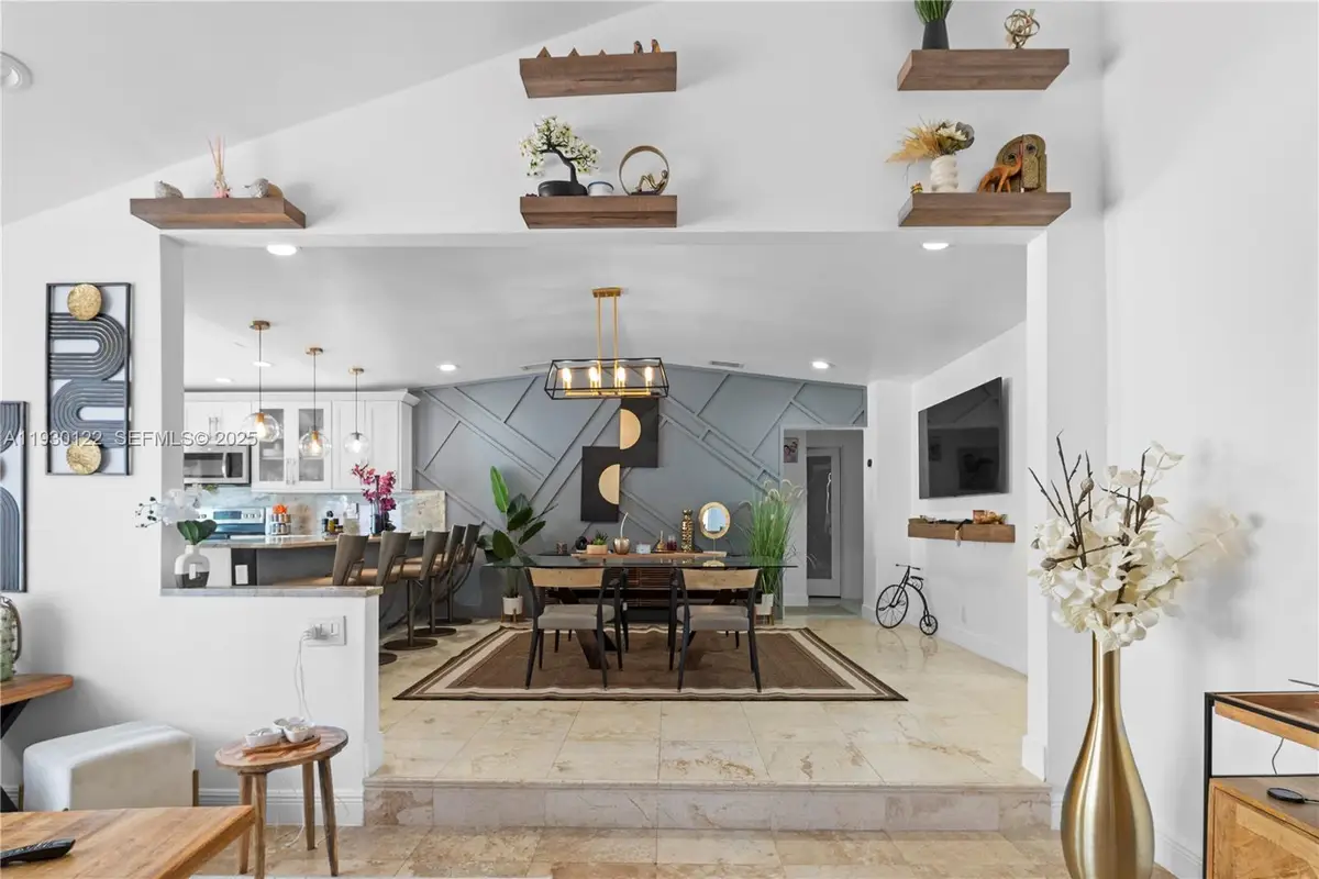 5546 S Lakewood Cir S C, Margate, FL 33063 - Image #1