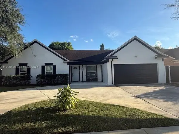 9530 Ashley Dr, Miramar, FL 33025