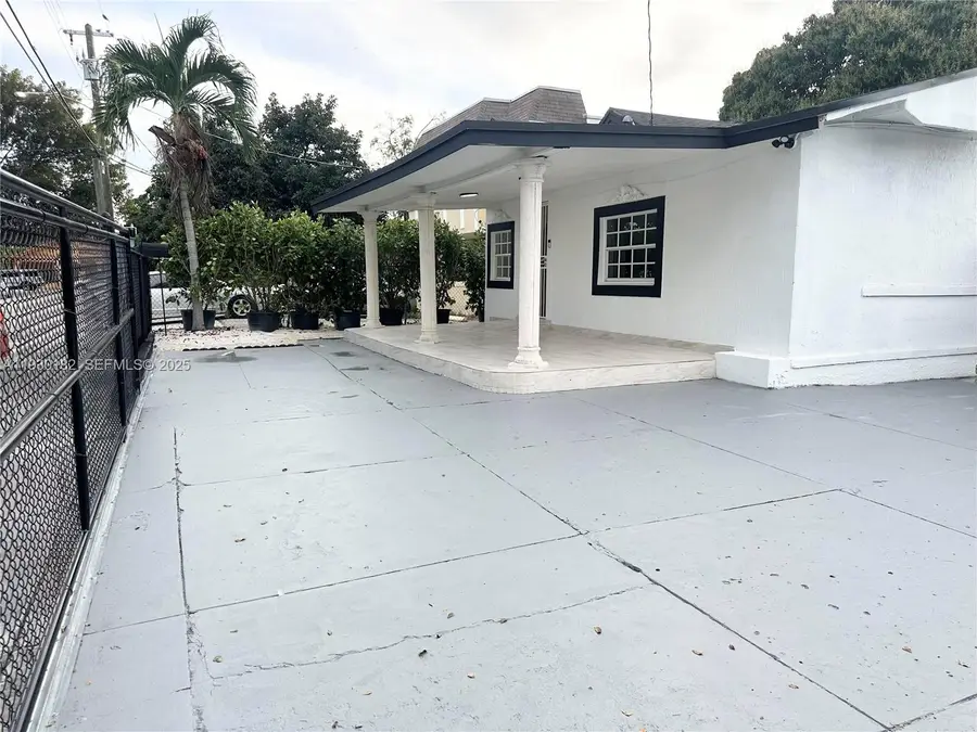 248 SW 18th Ct, Miami, FL 33135 - Image #2