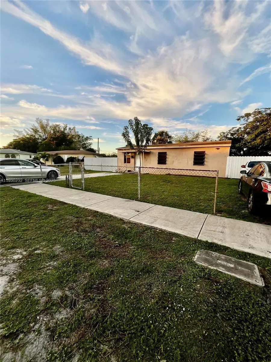 1643 NW 12th Ct, Fort Lauderdale, FL 33311 - Image #2