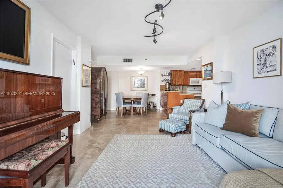 770 Claughton Island Dr #503, Miami, FL 33131 - Image #3