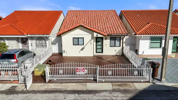 2737 W 55th Pl, Hialeah, FL 33016