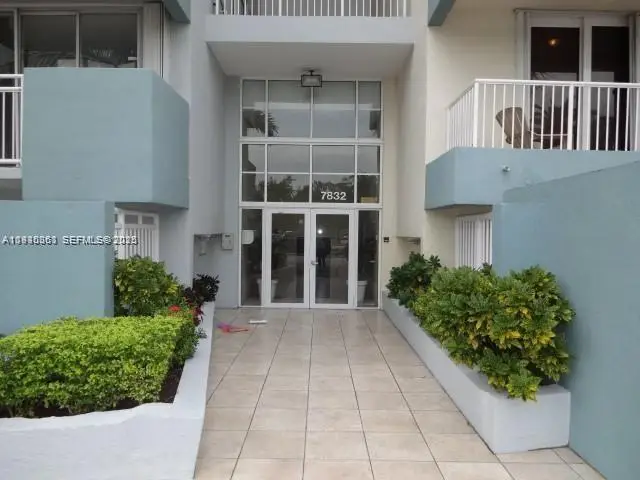 7832 Collins Ave #403, Miami Beach, FL 33141 - Image #2