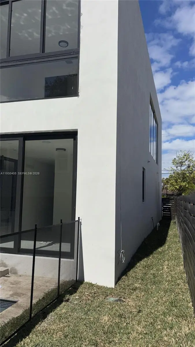 2484 SW 18th St, Miami, FL 33145 - #1