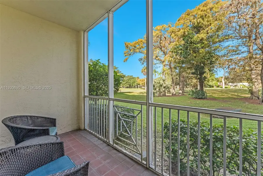 3600 Oaks Clubhouse Dr #103, Pompano Beach, FL 33069 - Image #3
