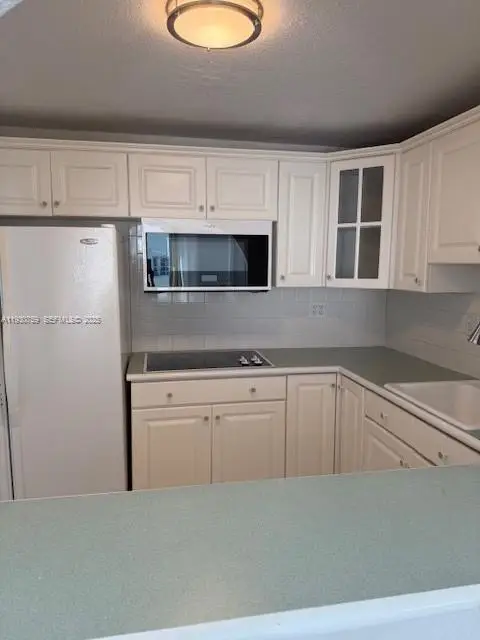 465 Ocean Dr #507, Miami Beach, FL 33139 - Image #2