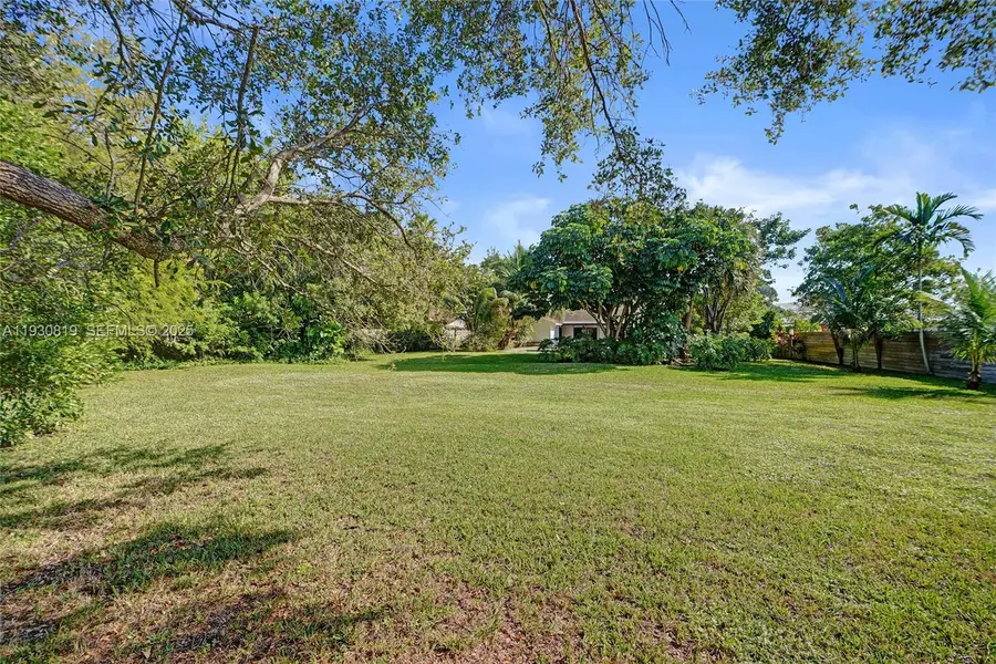 21440 Highland Lakes Blvd, Miami, FL 33179 - Image #3