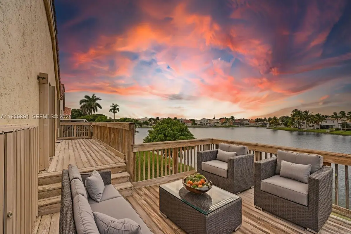 15651 NW 14th Ct, Pembroke Pines, FL 33028 - Image #1