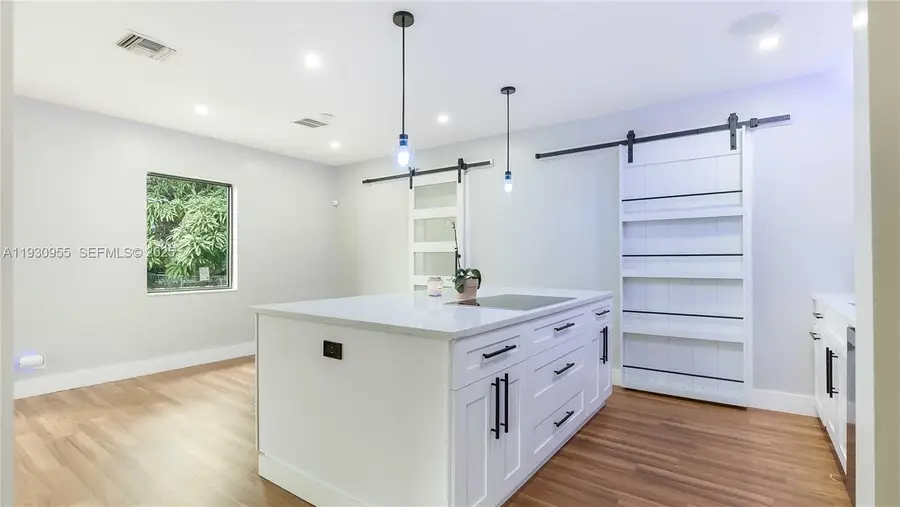 817 NW 17th St, Fort Lauderdale, FL 33311 - Image #2