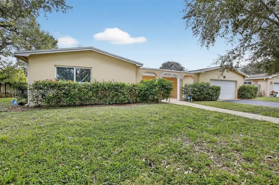 2221 NW 82nd Way, Pembroke Pines, FL 33024 - Image #2