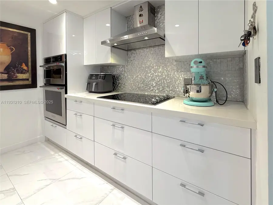 20379 W Country Club Dr #2334, Aventura, FL 33180 - Image #2