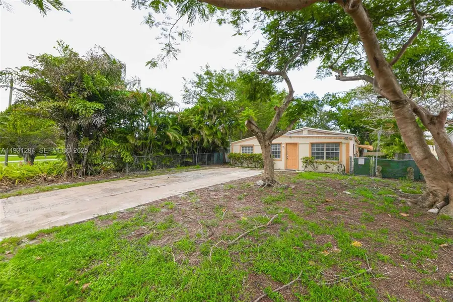 2063 NE 173rd St, North Miami Beach, FL 33162 - #3