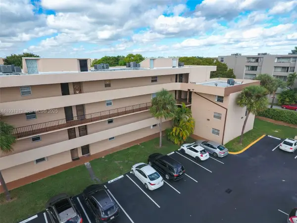 706 NW 87th Ave #212, Miami, FL 33172