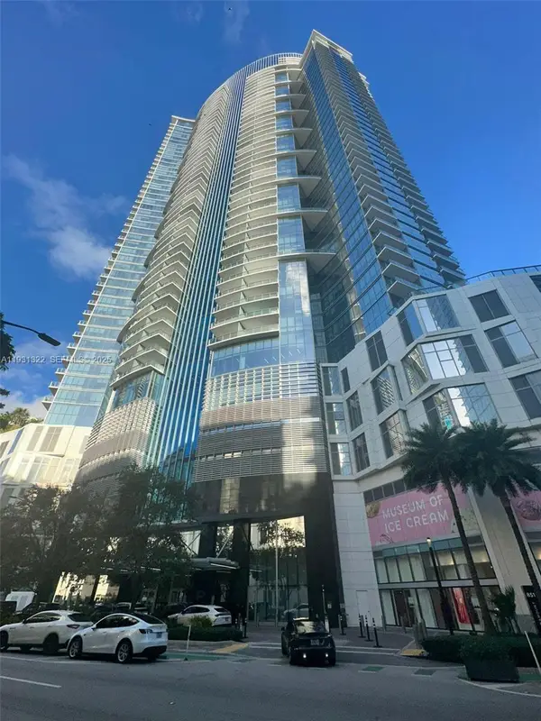 851 NE 1st Ave #2212, Miami, FL 33132