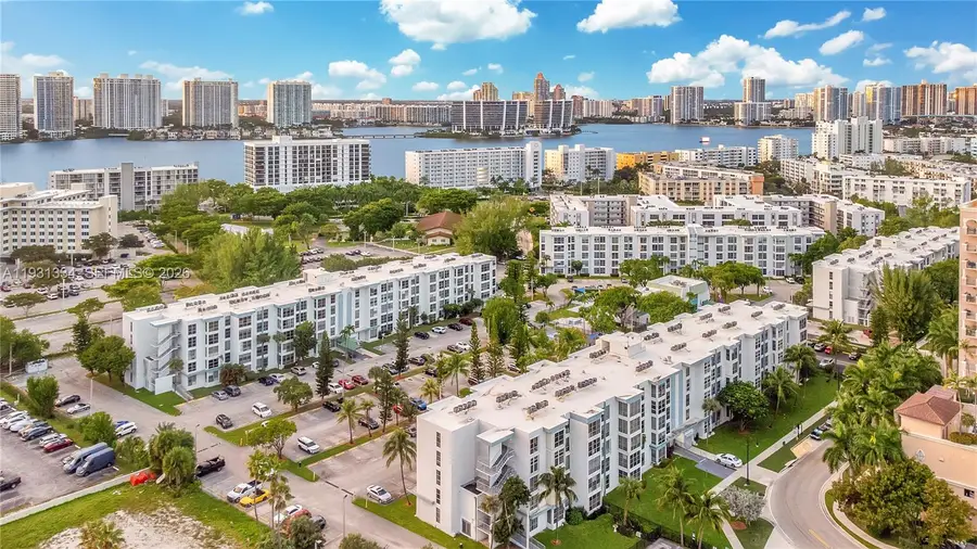 17560 Atlantic Blvd #118, Sunny Isles Beach, FL 33160 - Image #2