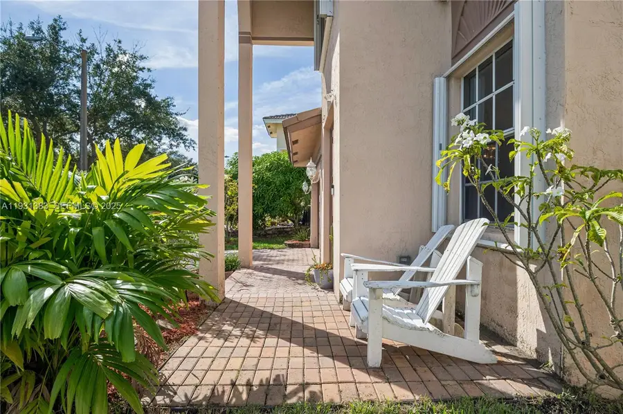 10871 NW 35th Pl, Sunrise, FL 33351 - Image #2