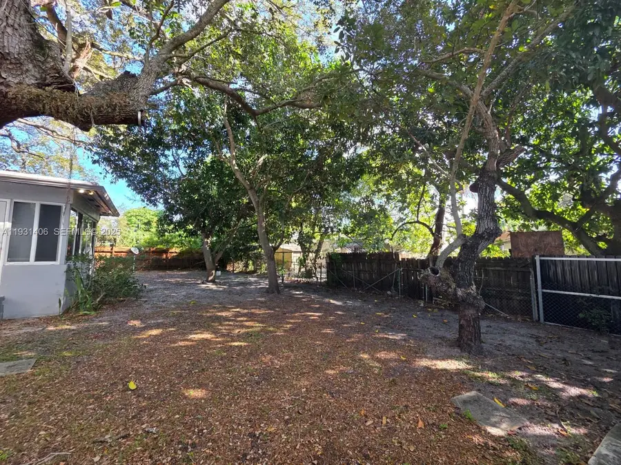 530 NE 132nd Ter, North Miami, FL 33161 - Image #2