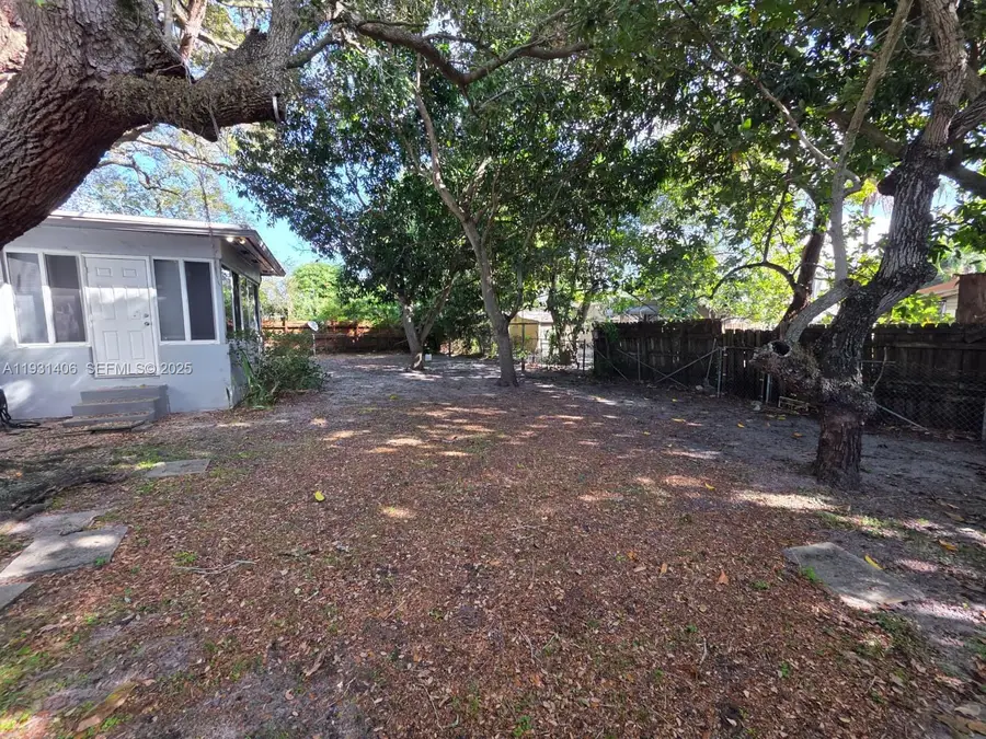 530 NE 132nd Ter, North Miami, FL 33161 - Image #3