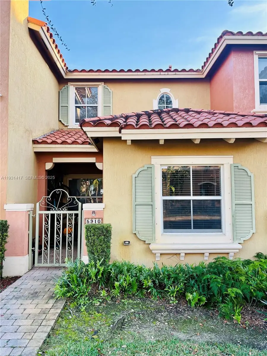 5910 Siena Ln #5910, Hollywood, FL 33021 - Image #1