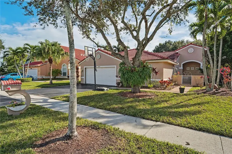 18736 NW 1st St, Pembroke Pines, FL 33029 - Image #2