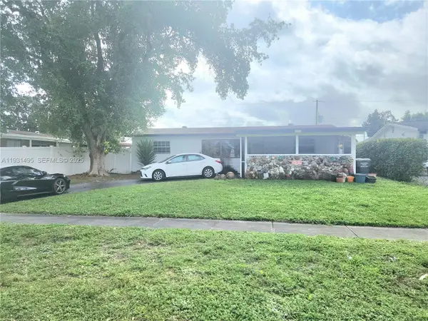 7610 Atlanta St, Hollywood, FL 33024