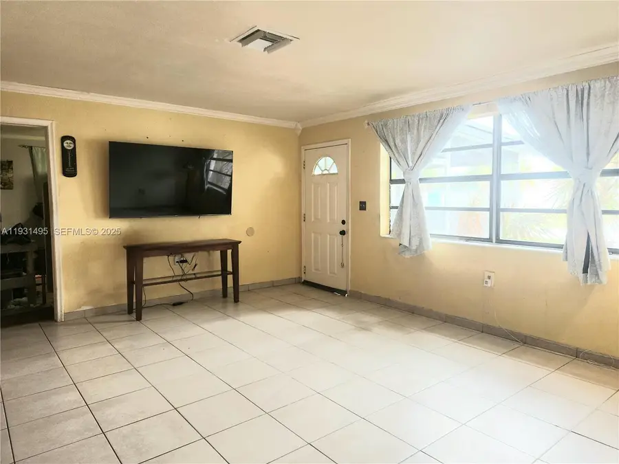 7610 Atlanta St, Hollywood, FL 33024 - Image #2