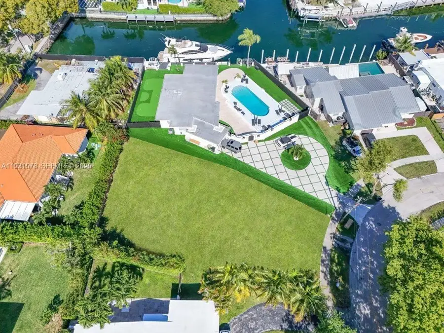 1835 N Hibiscus Dr, North Miami, FL 33181 - Image #2