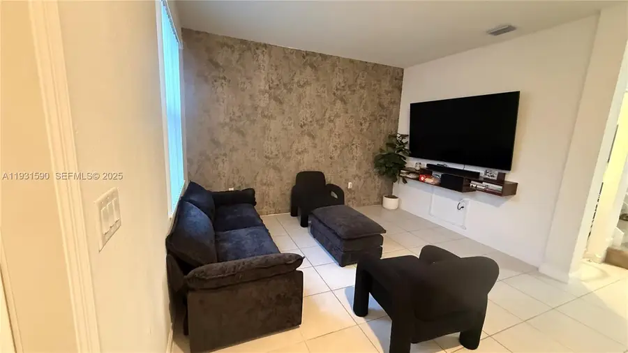 12383 NW 23rd Ct, Miami, FL 33167 - Image #2