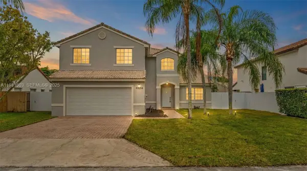 16054 SW 77th Ter, Miami, FL 33193