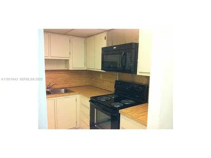 20860 San Simeon Way #302-6, Miami, FL 33179 - Image #3