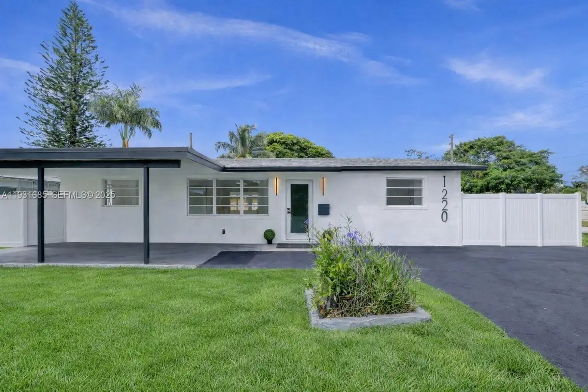 1220 NE 8th St, Pompano Beach, FL 33060 - Image #1