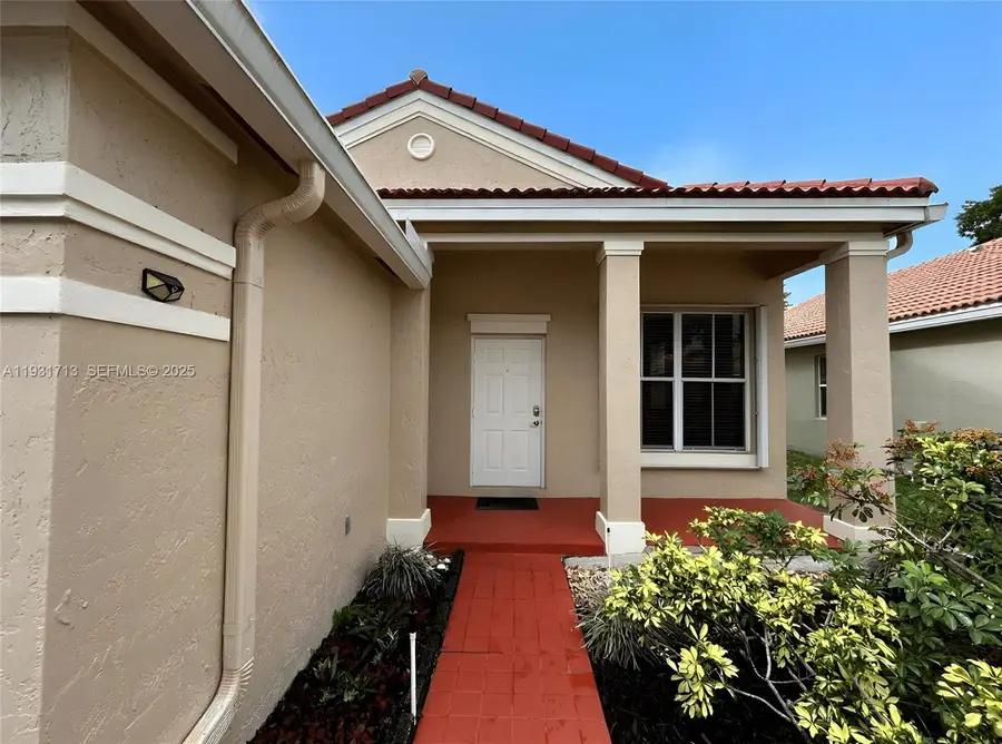 807 Sand Creek Cir, Weston, FL 33327 - Image #3