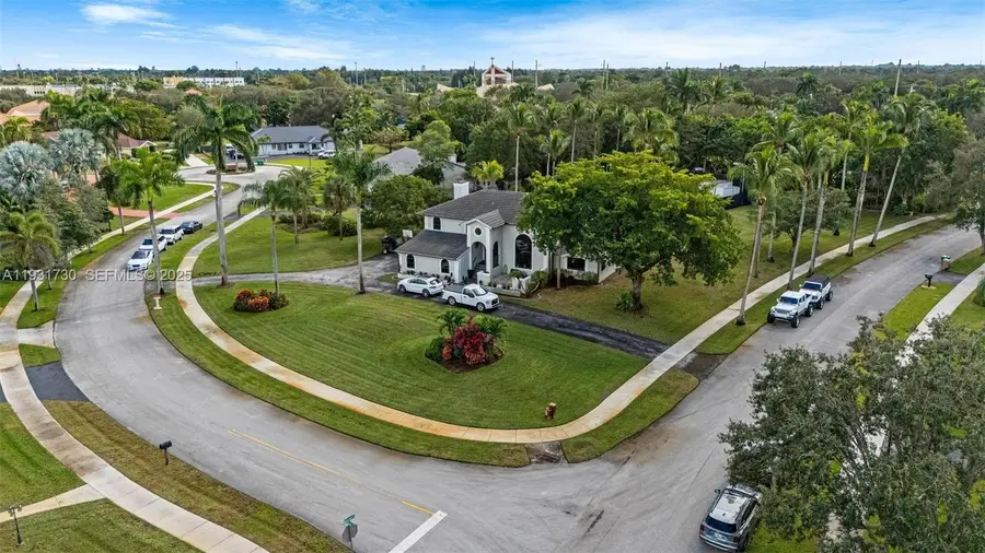 13840 Chatham Pl, Davie, FL 33325 - Image #3