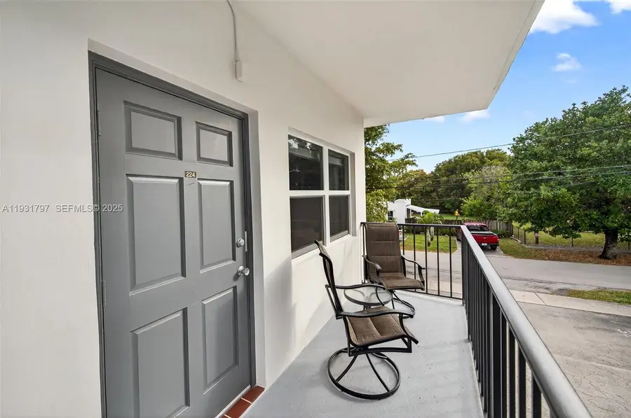415 NE 2nd St #224, Hallandale Beach, FL 33009 - Image #3