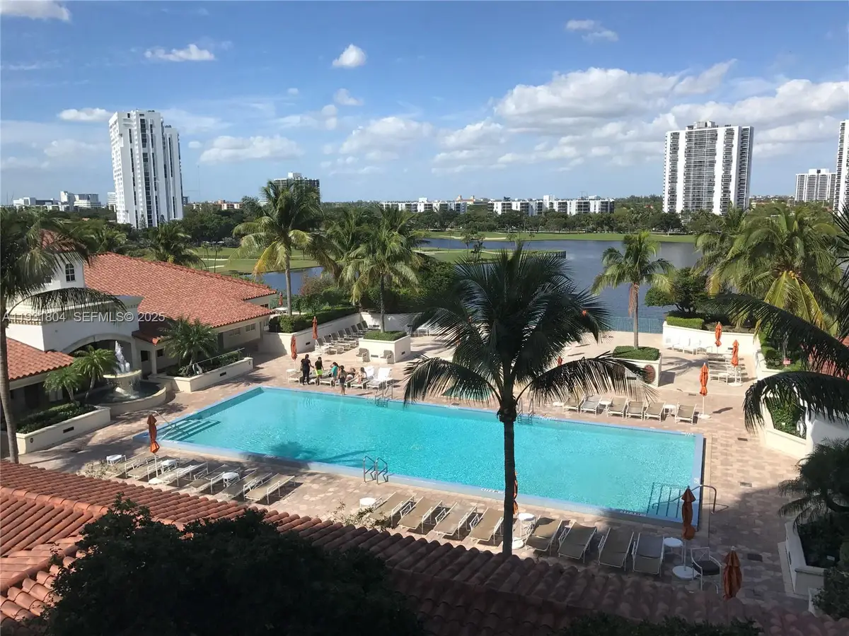 19900 E Country Club Dr #812, Aventura, FL 33180 - Image #1