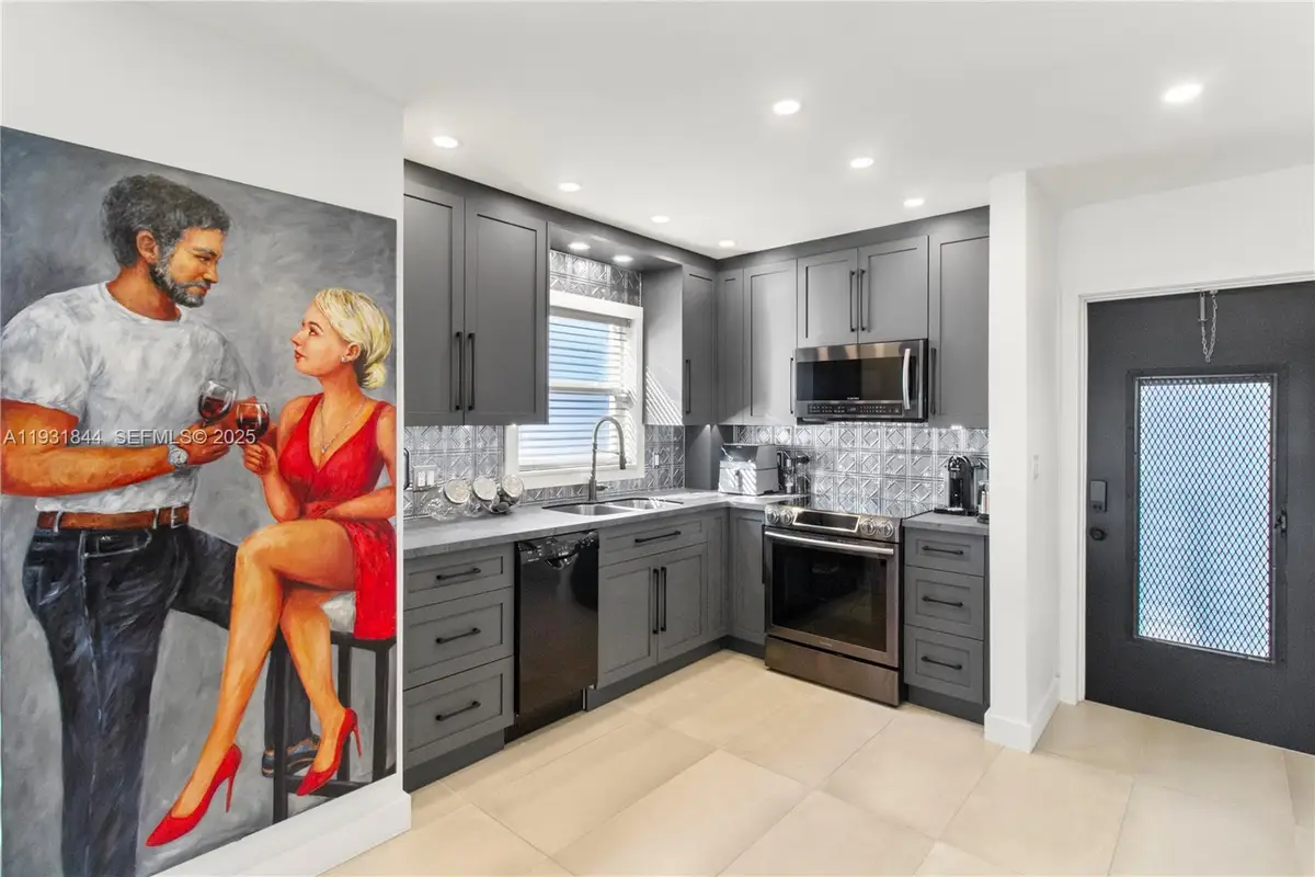 650 Pine Dr #20, Pompano Beach, FL 33060 - Image #1