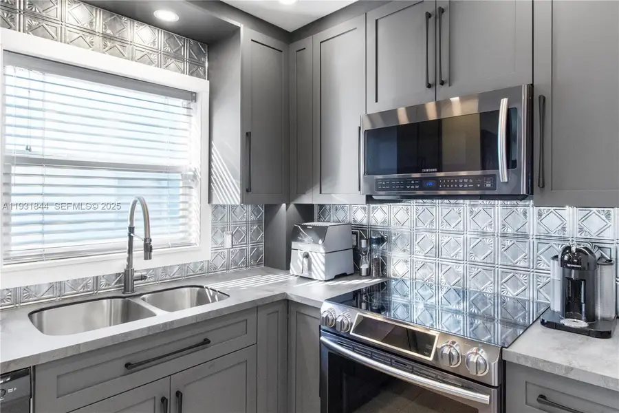 650 Pine Dr #20, Pompano Beach, FL 33060 - Image #3