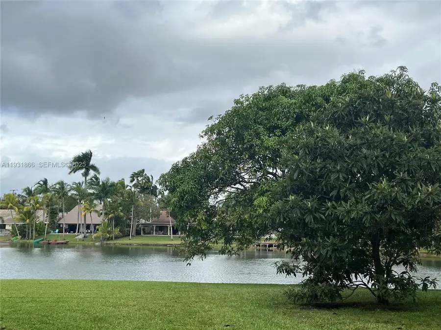 8871 SW 57th Ct, Cooper City, FL 33328 - Image #2