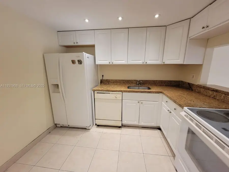 4304 NW 9th Ave #3-2G, Deerfield Beach, FL 33064 - Image #3