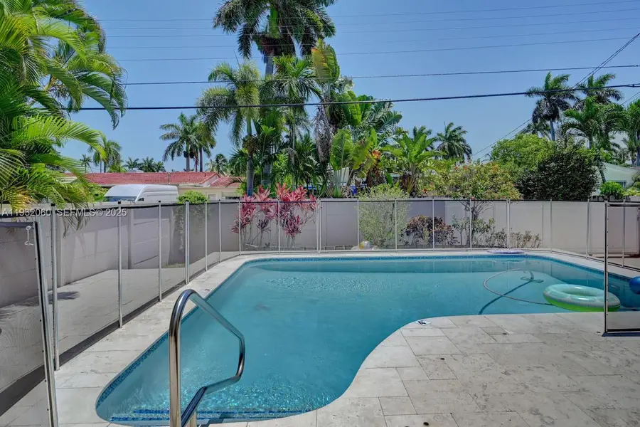 932 Polk St, Hollywood, FL 33019 - Image #2