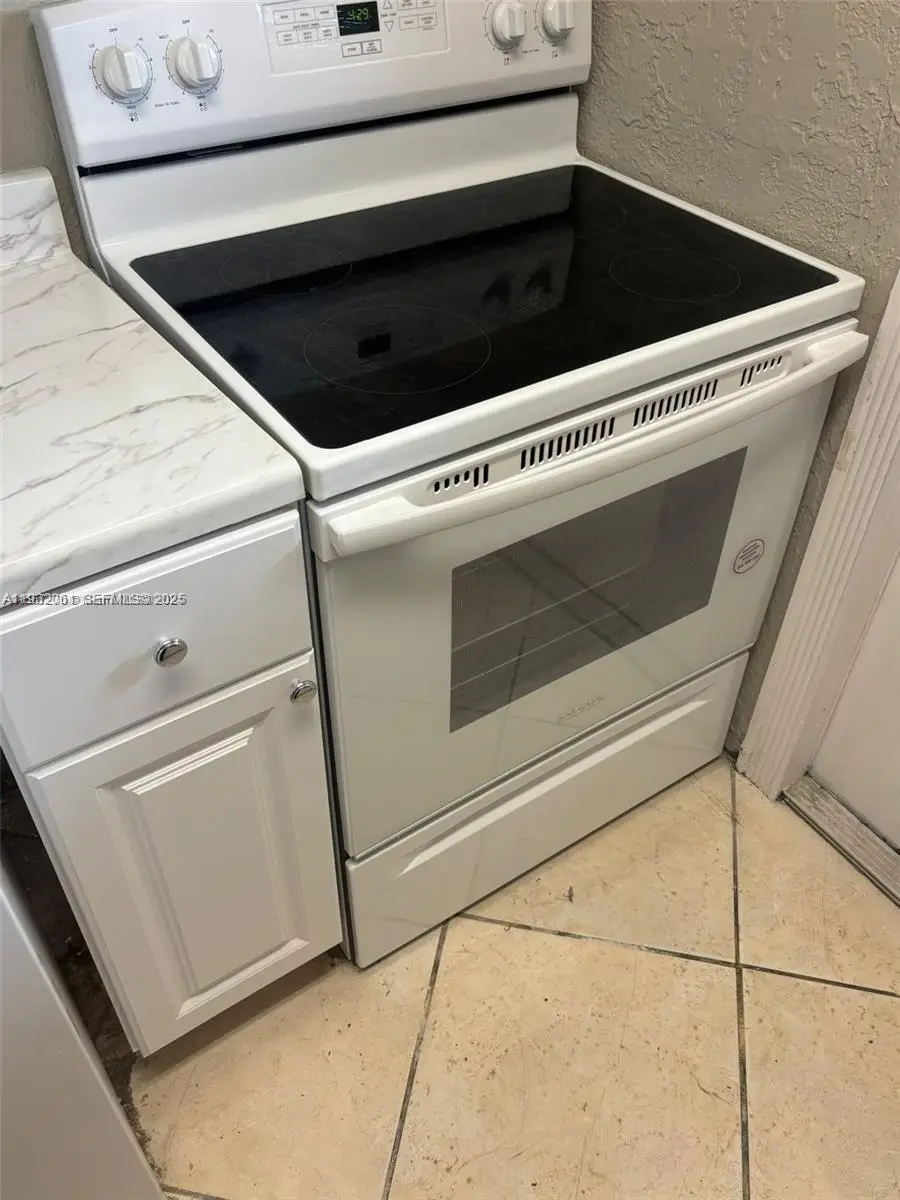 2750 Pierce St #3, Hollywood, FL 33020 - Image #2