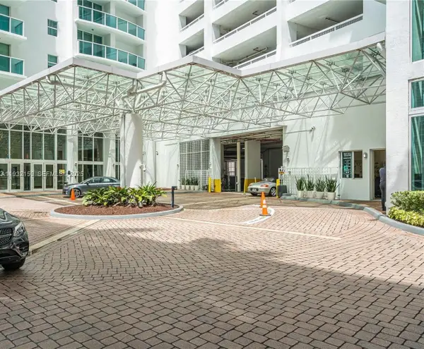 31 SE 5th St #1911, Miami, FL 33131