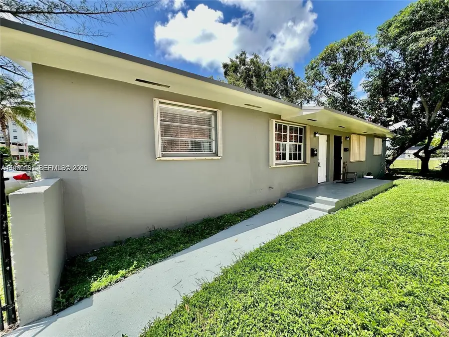 1533 NW 53rd St, Miami, FL 33142 - Image #3