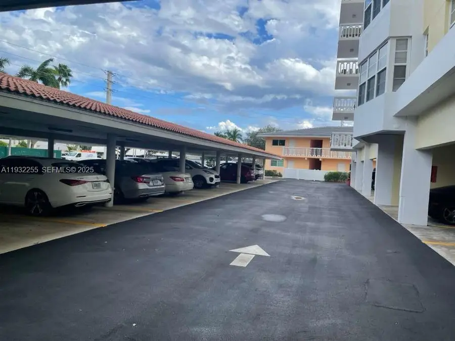 2500 NE 48th Ln #301, Fort Lauderdale, FL 33308 - Image #3