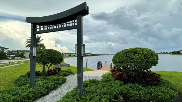 9155 NW 161st St, Miami Lakes, FL 33018