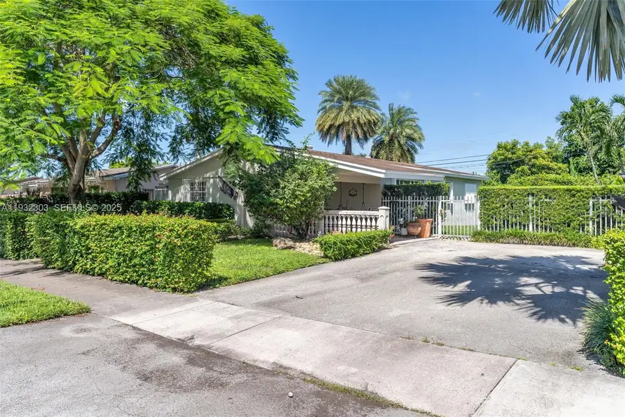 9981 SW 15th Ter, Miami, FL 33174 - Image #2