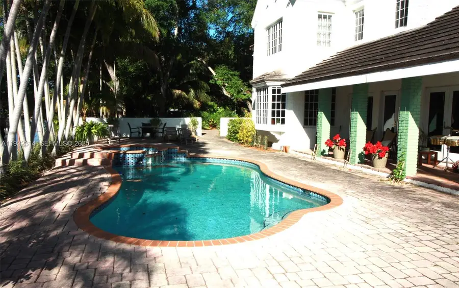 6750 Granada Blvd, Coral Gables, FL 33146 - Image #2