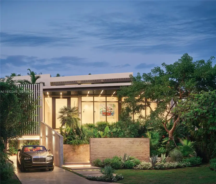 1413 N Venetian Way, Miami, FL 33139 - Image #3