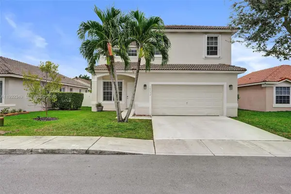 16452 NW 22nd St, Pembroke Pines, FL 33028